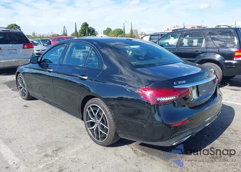 2022 Mercedes-Benz E 350 z USA, uszkodzony, nr VIN W1KZF8DB2NB096182